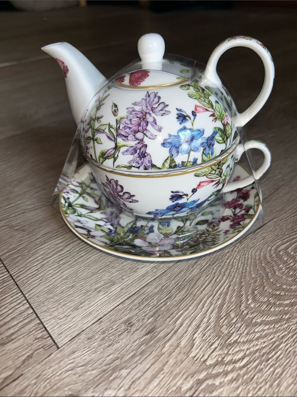 Tea Set for One - Picture 3 of 7